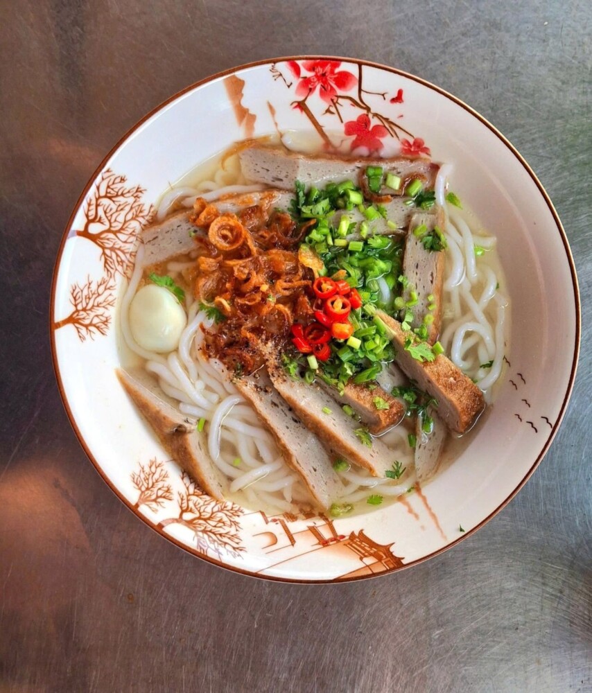 Top 10 quán ăn ngon Mũi Né - Bánh Canh Chả Cá Cô Xí