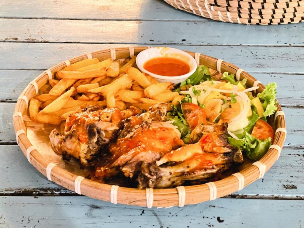 Top 10 quán ăn ngon Mũi Né - PIT STOP Food Court
