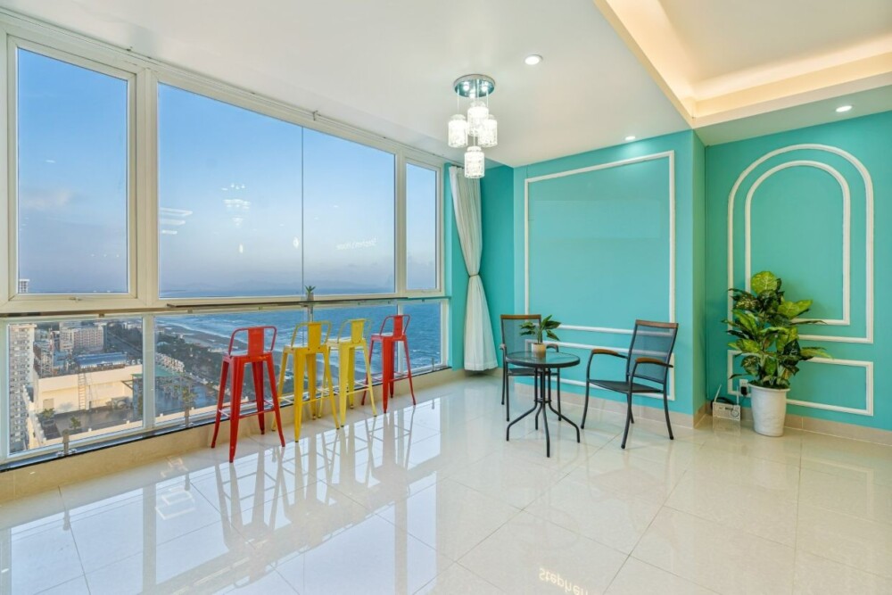 Căn hộ Sky 8A – Khu vực phòng khách view biển