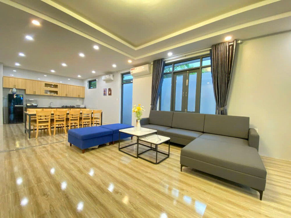 Villa Nha Trang OdwinNT13 - Khu vực phòng khách và bếp