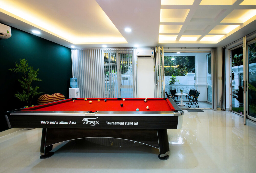 Villa Quận 2 Sài Gòn Odwin54 – Khu vực bàn bida