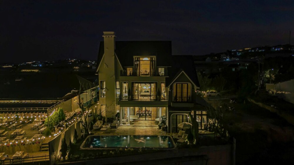 Biệt thự Đà Lạt có karaoke riêng