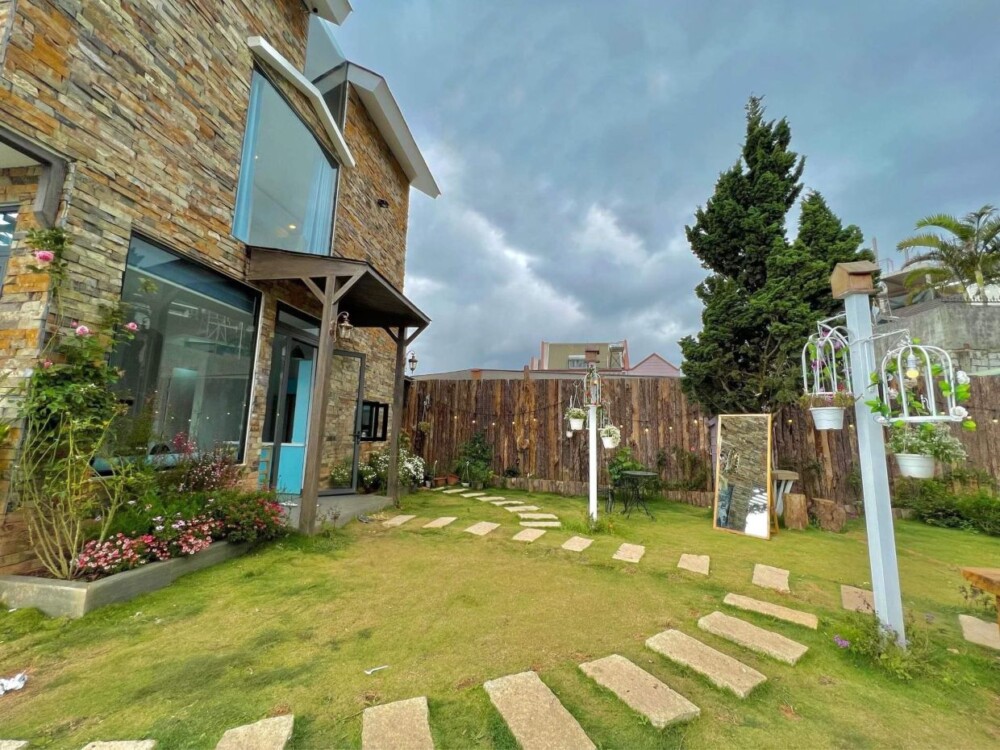 Villa Odwin Đà Lạt 38 - Khu vực sân vườn
