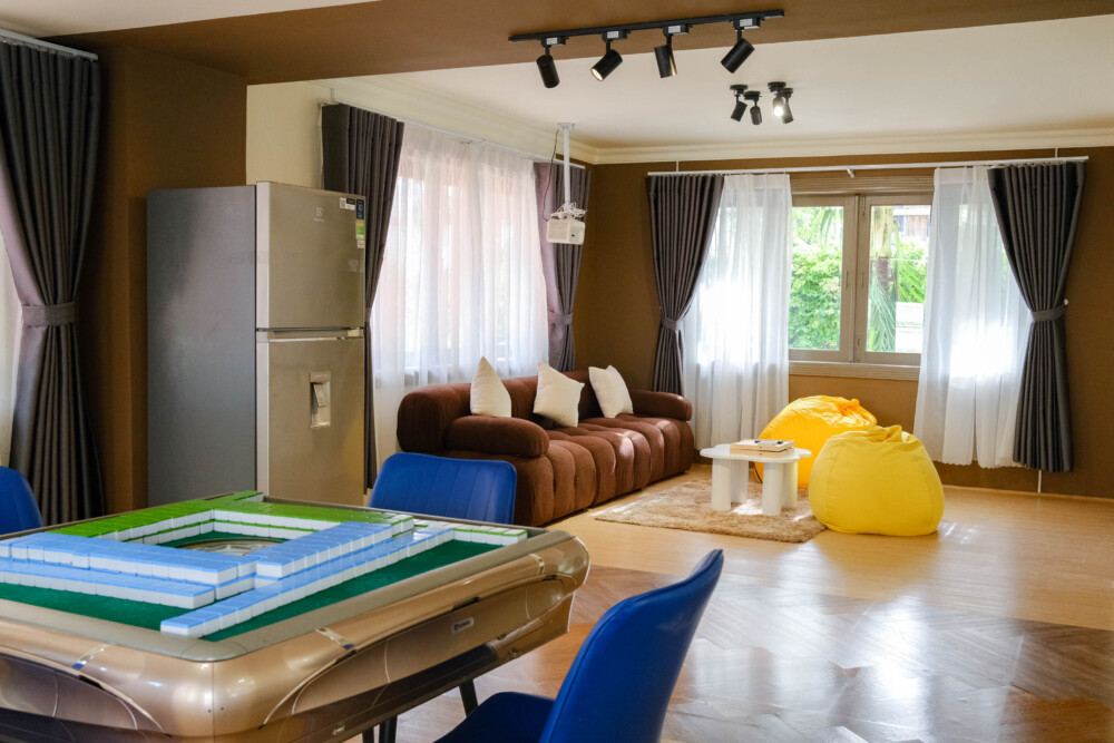 Villa Quận 2 Sài Gòn Odwin63 - Khu vực phòng chơi game và máy chiếu