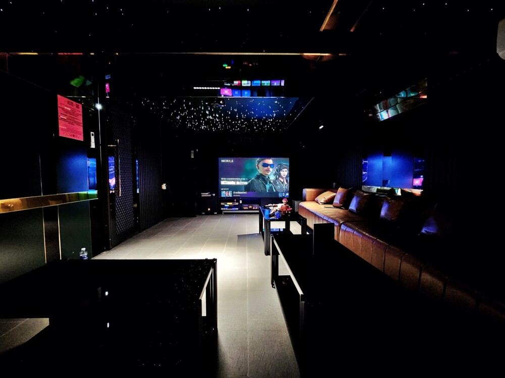 Villa Quận 2 Sài Gòn Odwin65 – Khu vực phòng karaoke