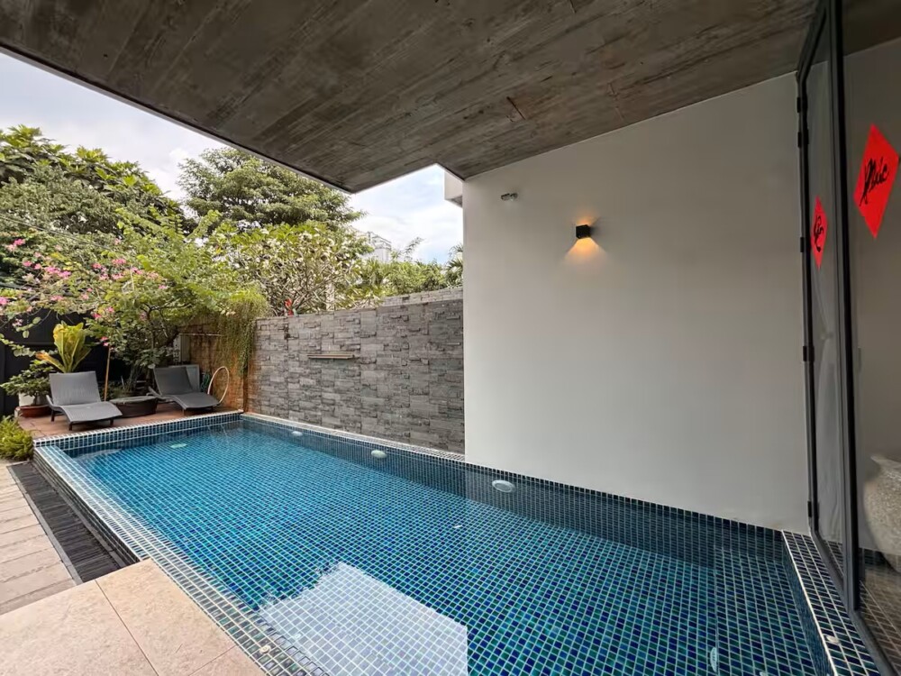 Villa Quận 2 Sài Gòn Odwin67 - Khu vực hồ bơi