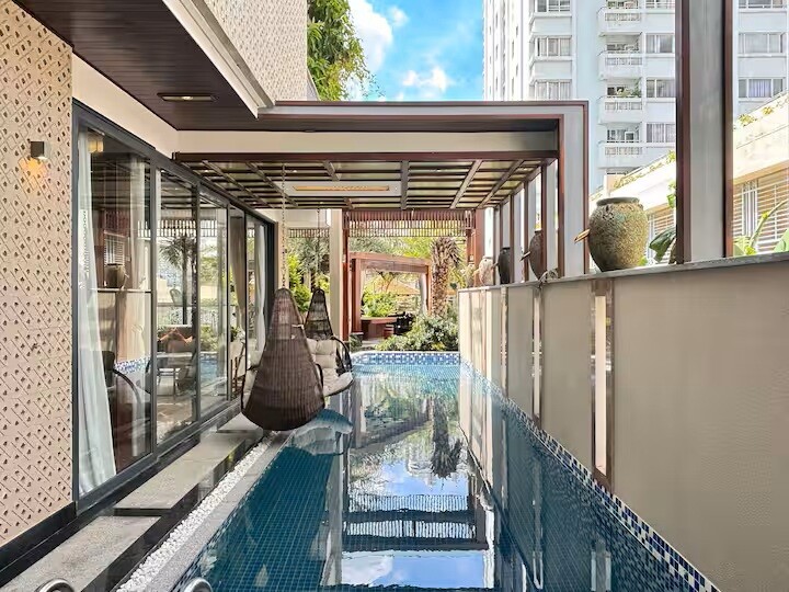 Villa Quận 7 Sài Gòn Odwin68 - Khu vực hồ bơi
