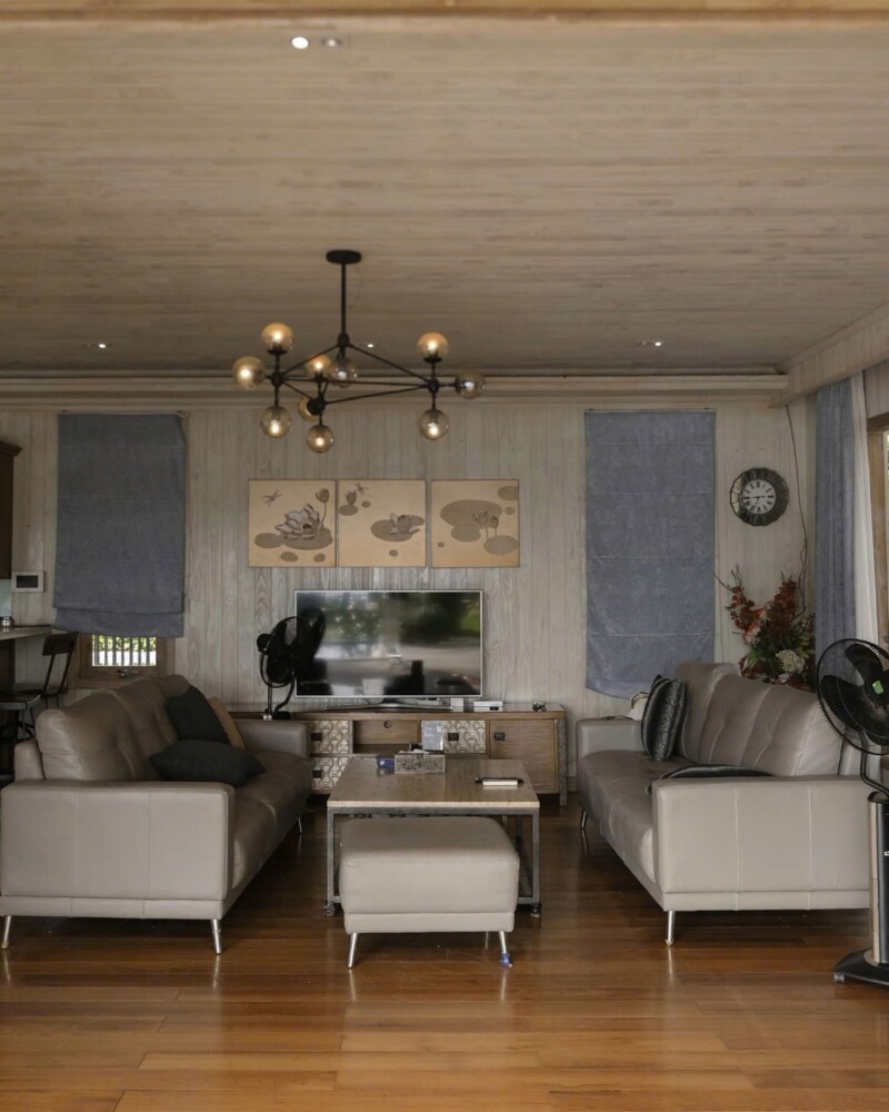 오드윈21 사이공 빌라 – 강가 전망을 즐길 수 있는 세련된 거실