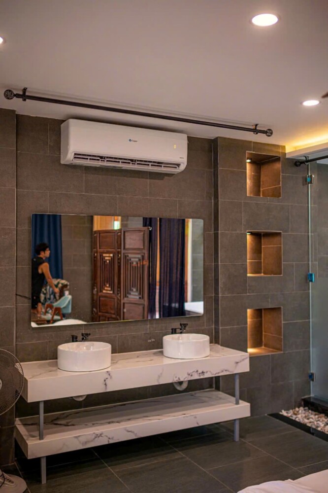 오드윈34 사이공 빌라 – 모던 인테리어의 욕실 공간