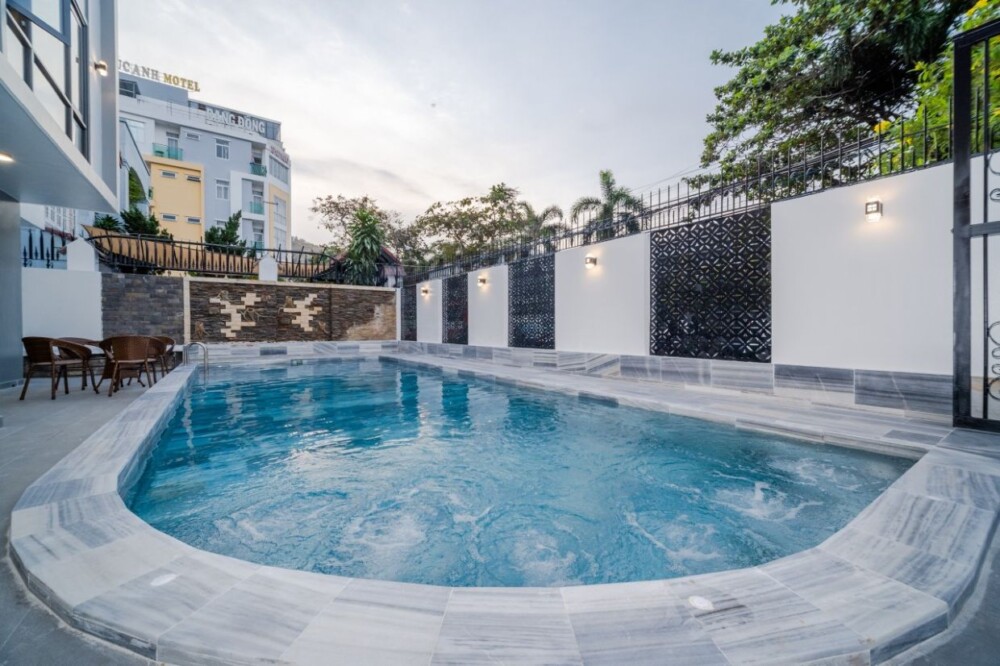 Villa Odwin F102 - Khu vực hồ bơi