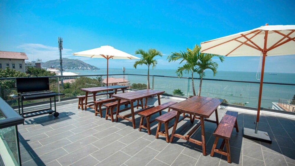 Villa Odwin PL02 - Khu vực ăn uống ngoài trời view biển