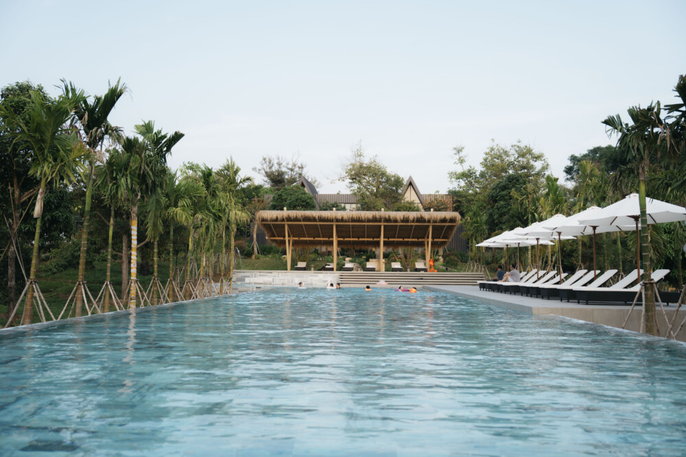 hồ bơi tại Sendoro Retreat Châu Đức