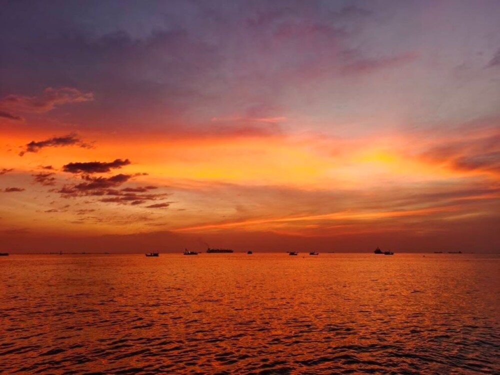 Nhóm bạn thuê villa Vũng Tàu thường chơi gì - Ngắm hoàng hôn biển