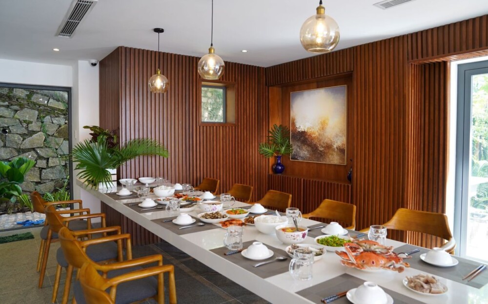 头顿前滩别墅NB10B – 用餐区与聚会空间