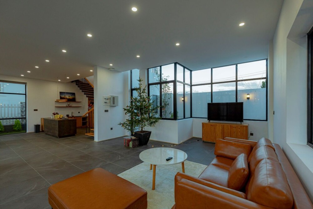 친구 모임에 좋은 Villa 달랏 35의 거실 공간