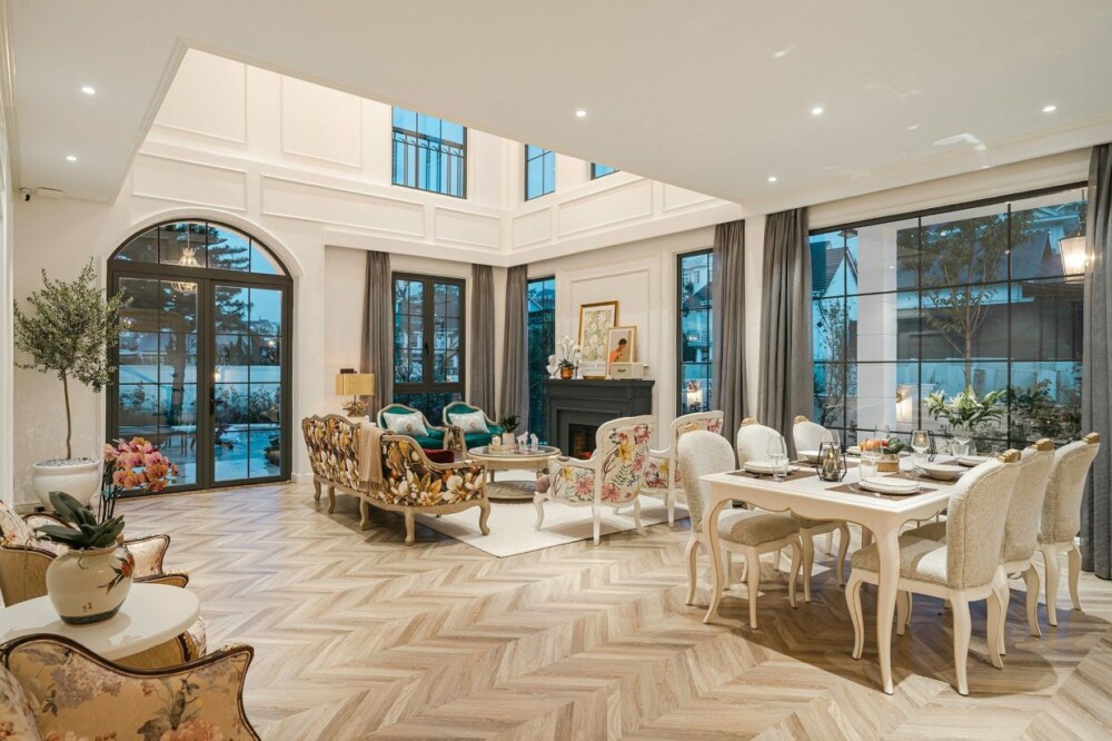 大叻春香湖附近别墅 – Odwin17 高端别墅客厅