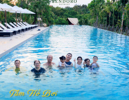 hồ bơi tại Sendoro Retreat Châu Đức