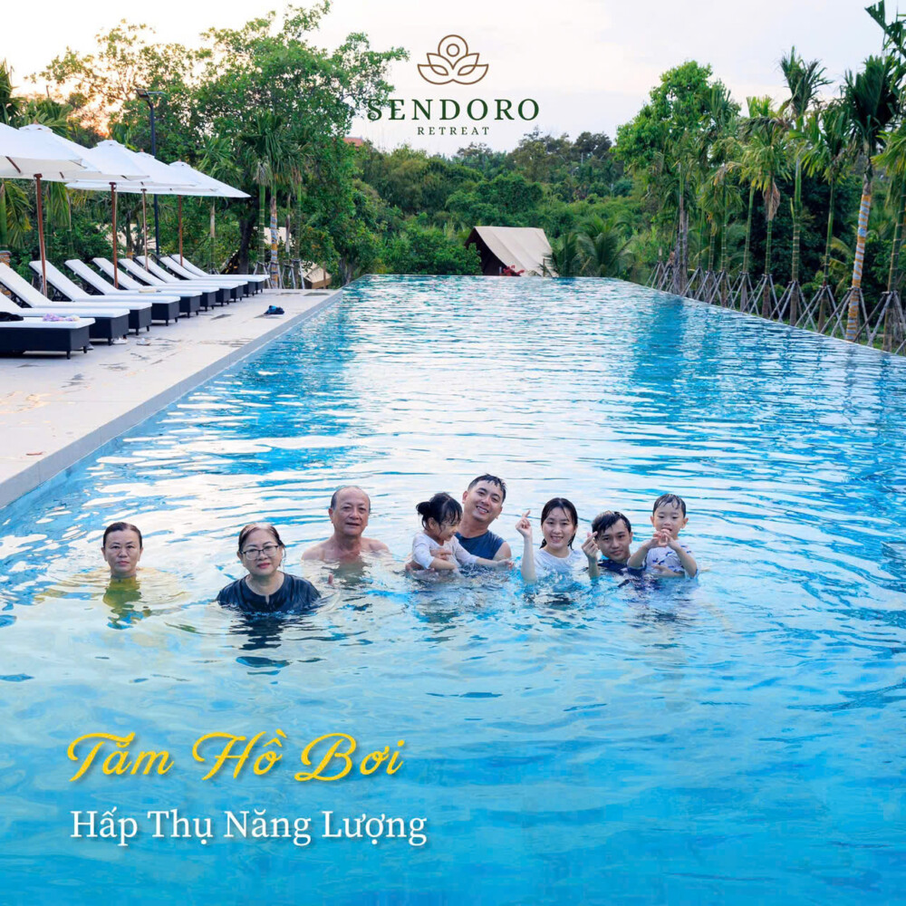 hồ bơi tại Sendoro Retreat Châu Đức
