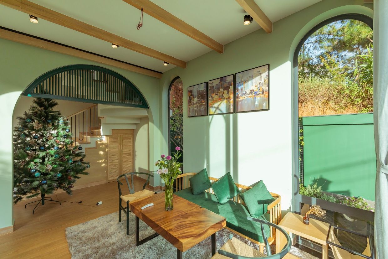 넓은 공간을 갖춘 Villa Odwin 달랏 33 거실