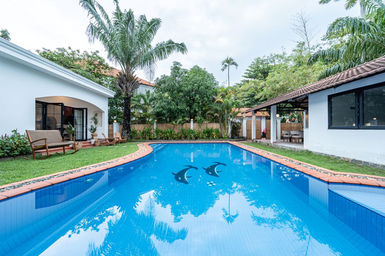 Villa Quận 2 Sài Gòn Odwin70 - Khu vực hồ bơi