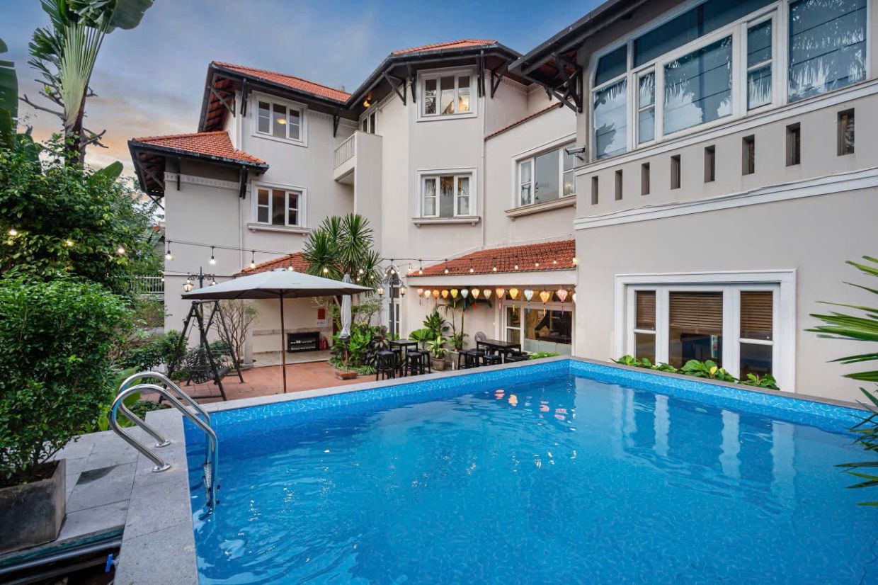 Villa Quận 2 Sài Gòn Odwin73 - Khu vực hồ bơi