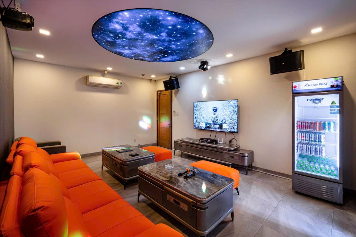 Villa Quận 2 Sài Gòn Odwin76 - Khu vực phòng karaoke