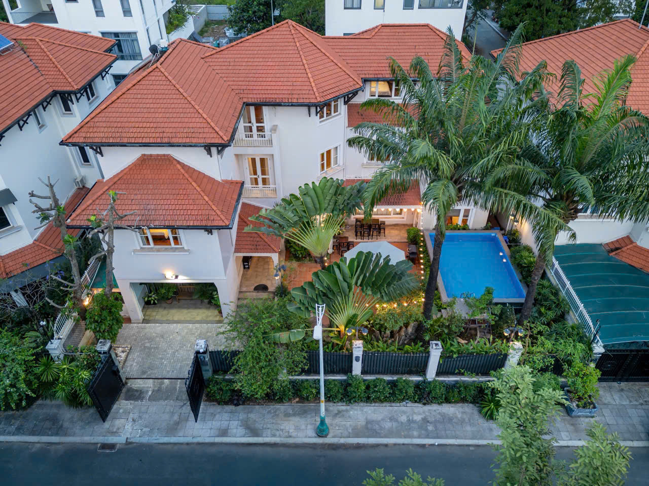 Villa Thạnh Mỹ Lợi Quận 2 có hồ bơi riêng