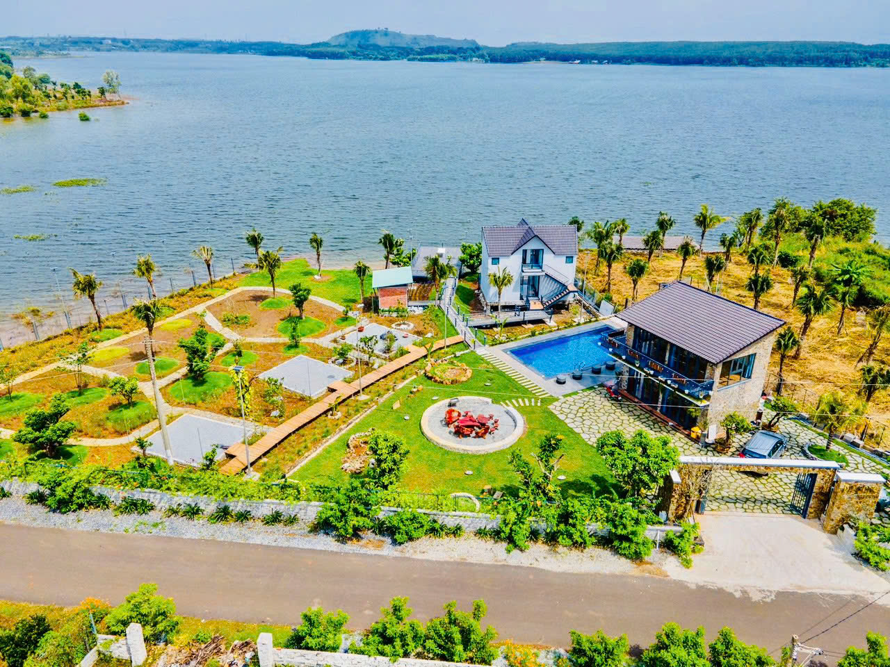 villa Châu Đức Hồ Đá Bàng hồ bơi sân vườn rộng