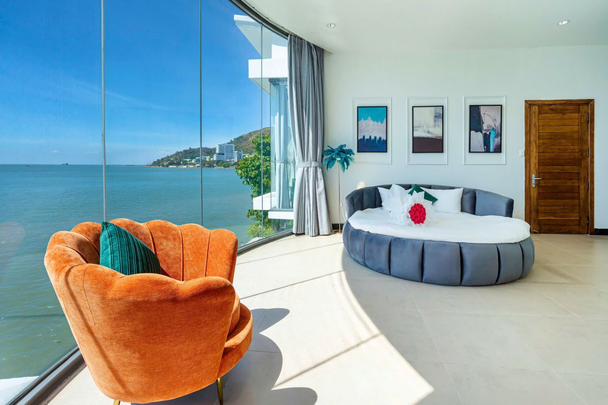 Villa Odwin BH19 - Khu vực phòng ngủ view biển