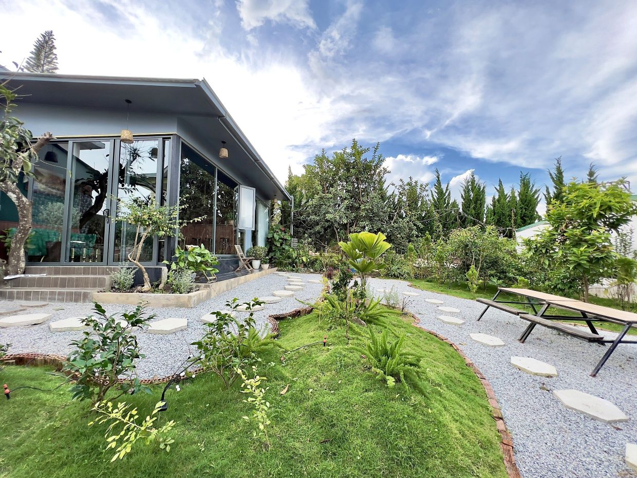 Villa Odwin Đà Lạt 42 – Khu vực sân vườn