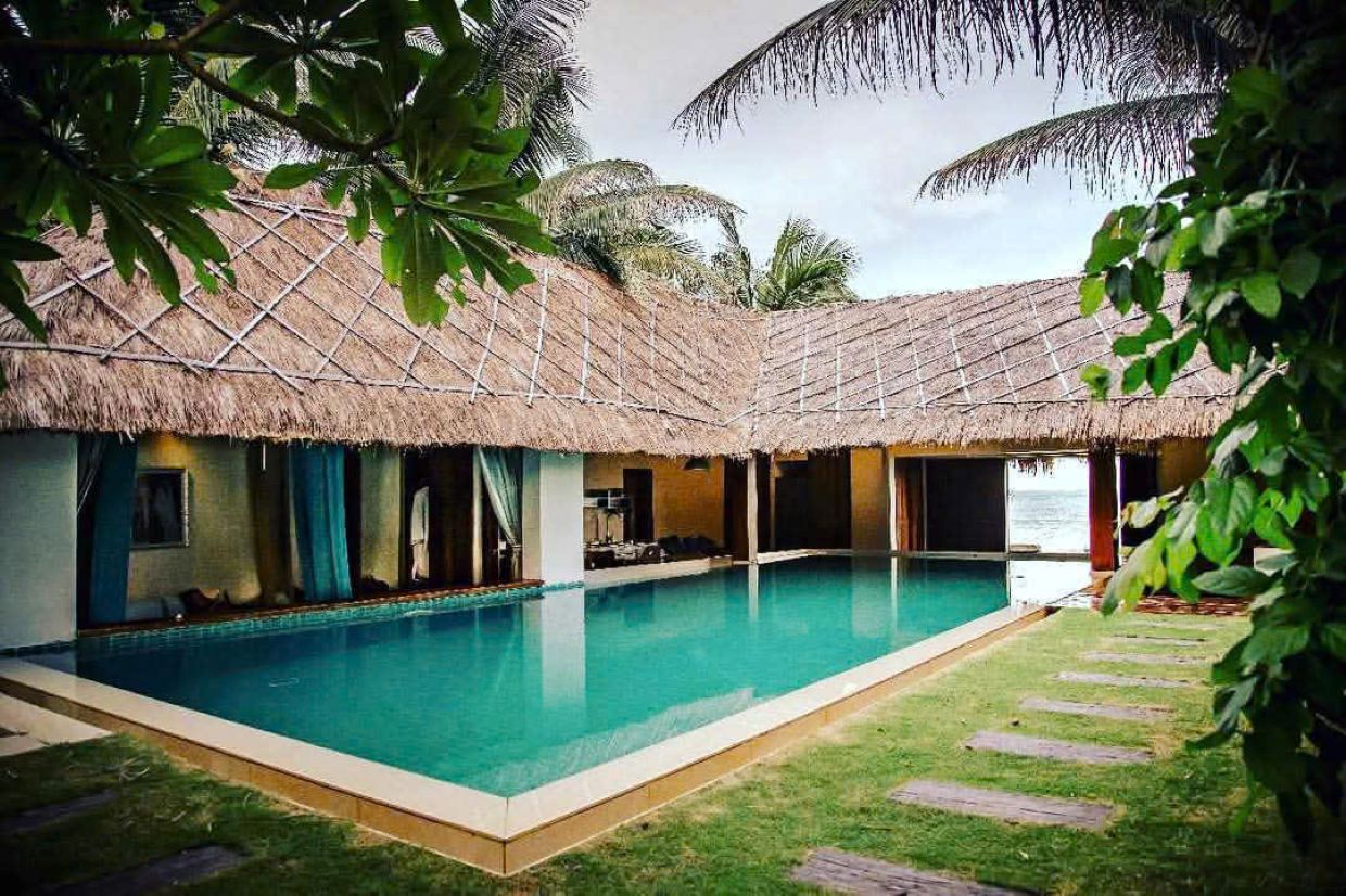 Villa Phan Thiết sát biển OdwinPT10 – Khu vực hồ bơi