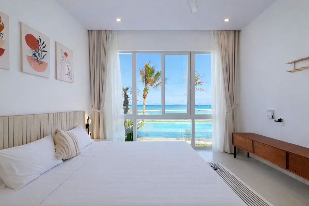 Villa Phan Thiết sát biển OdwinPT11 – Khu vực phòng ngủ view biển